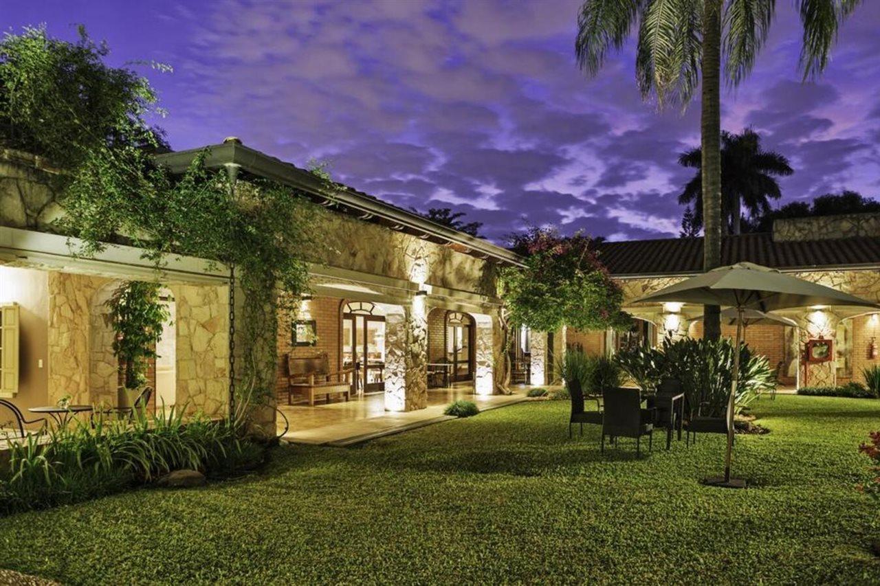 Las Lomas Casa Hotel Asuncion Bagian luar foto