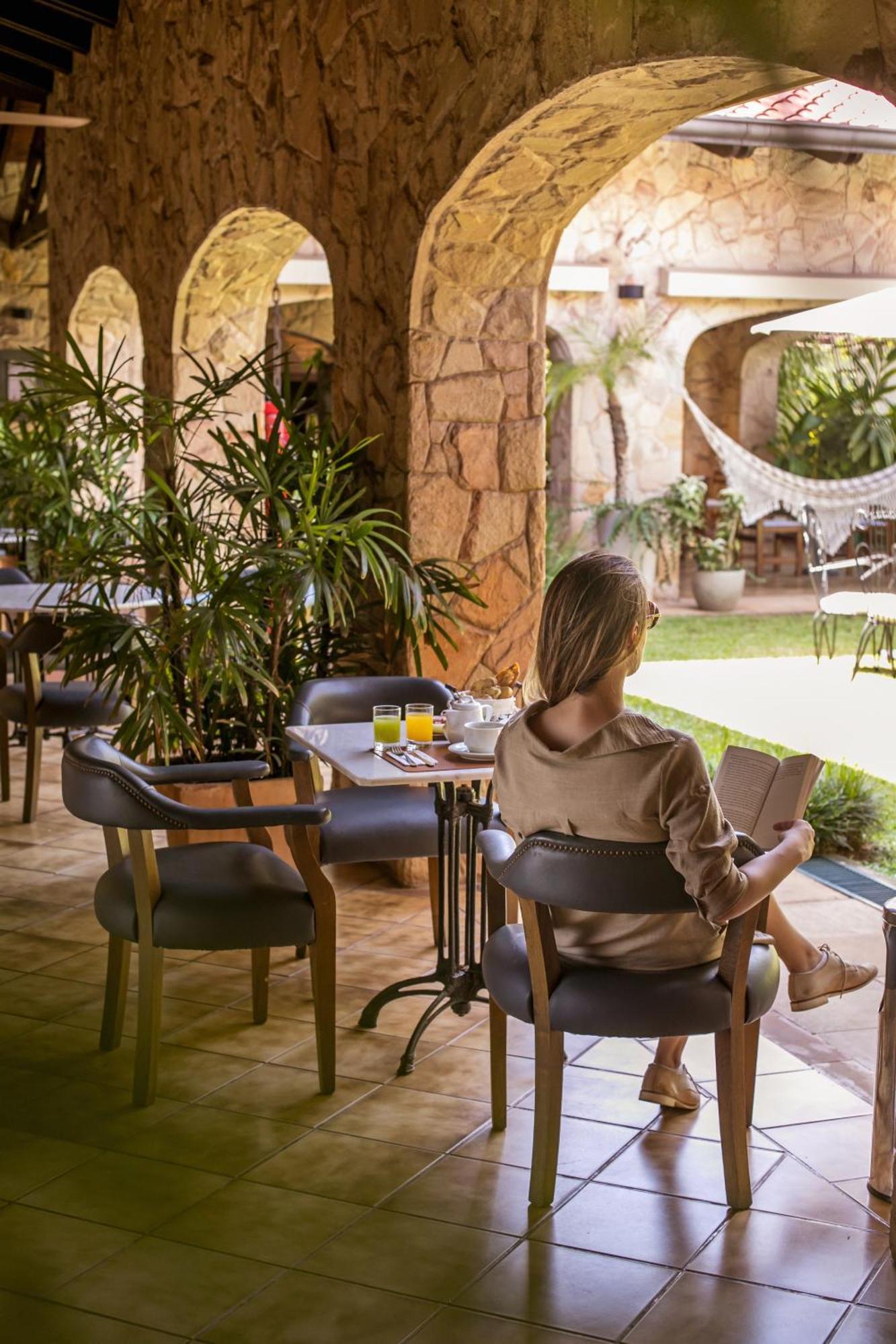 Las Lomas Casa Hotel Asuncion Bagian luar foto