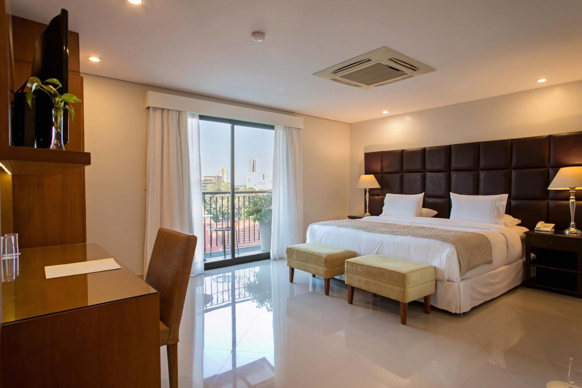 Las Lomas Casa Hotel Asuncion Bagian luar foto